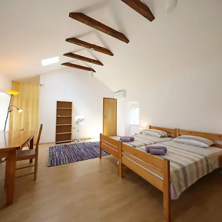 Nyaraló Lauma
